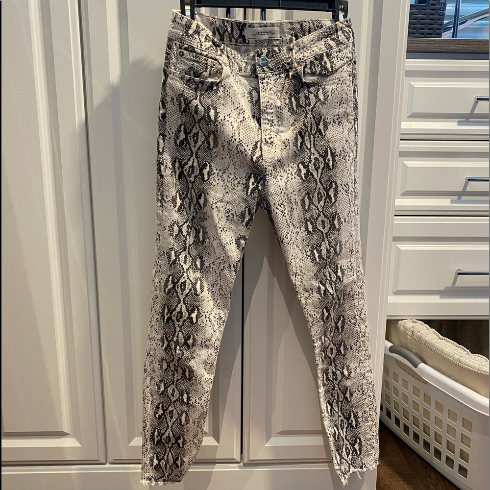 Snake print Zara high waist jeans